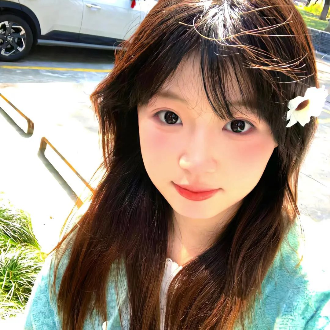 向天真的女生投降